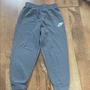 Nike Kids 🩶 Size 7 Charcoal Sweatpants